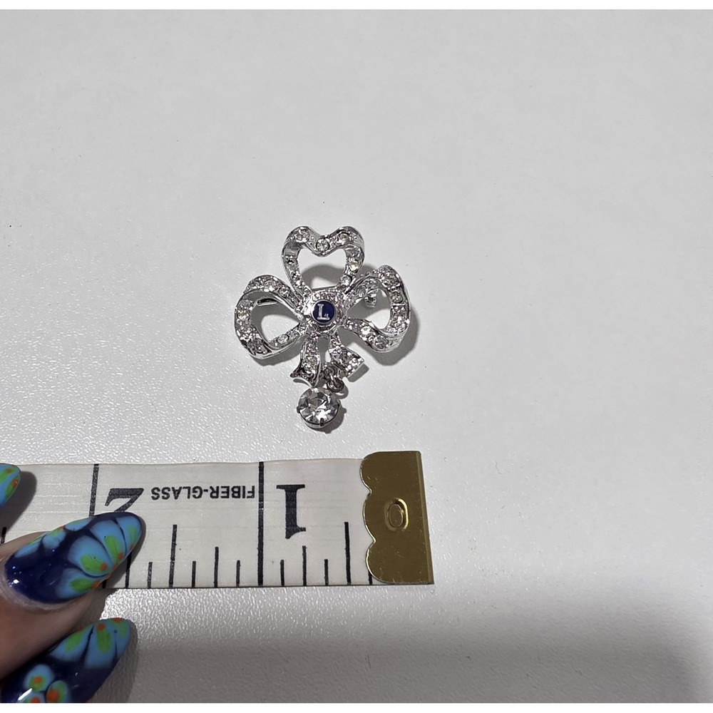 Vintage Lions Club Rhinestone Bow Brooch Pin Silver Tone Blue "L" Dangle Charm - Picture 3 of 4